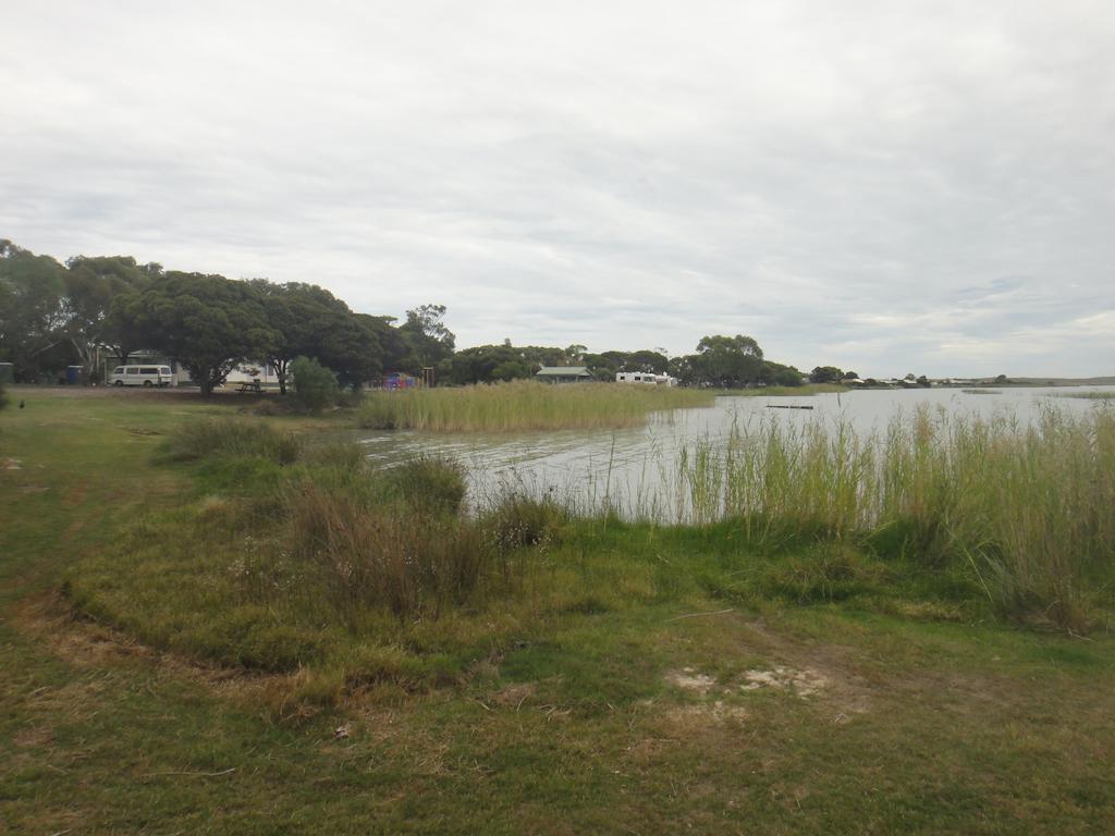 Lake Albert Caravan Park Hotel Meningie Ngoại thất bức ảnh