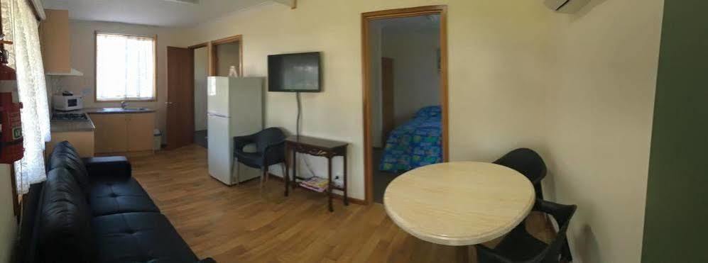 Lake Albert Caravan Park Hotel Meningie Ngoại thất bức ảnh